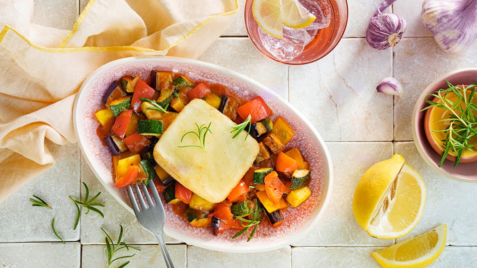 Grillkaese-auf-mediterranem-Gemuese