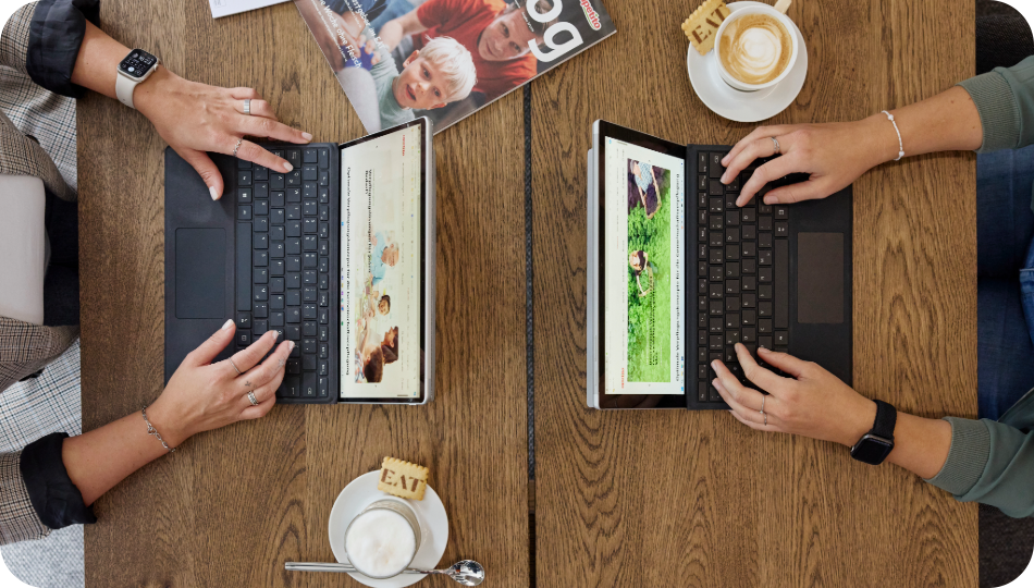 Aufnahme Schreibtisch mit Surfaces