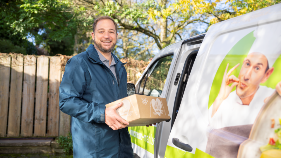 Lieferant mit Paket