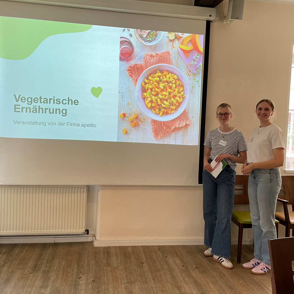 Amelie-und-Nina-praesentieren