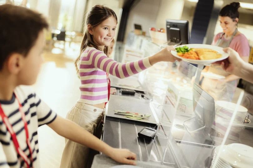 Schule-buffet-kind