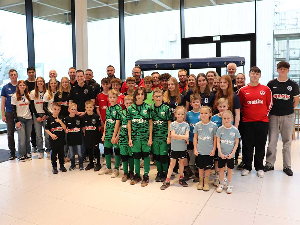 Gruppenbild der Trikotempfänger