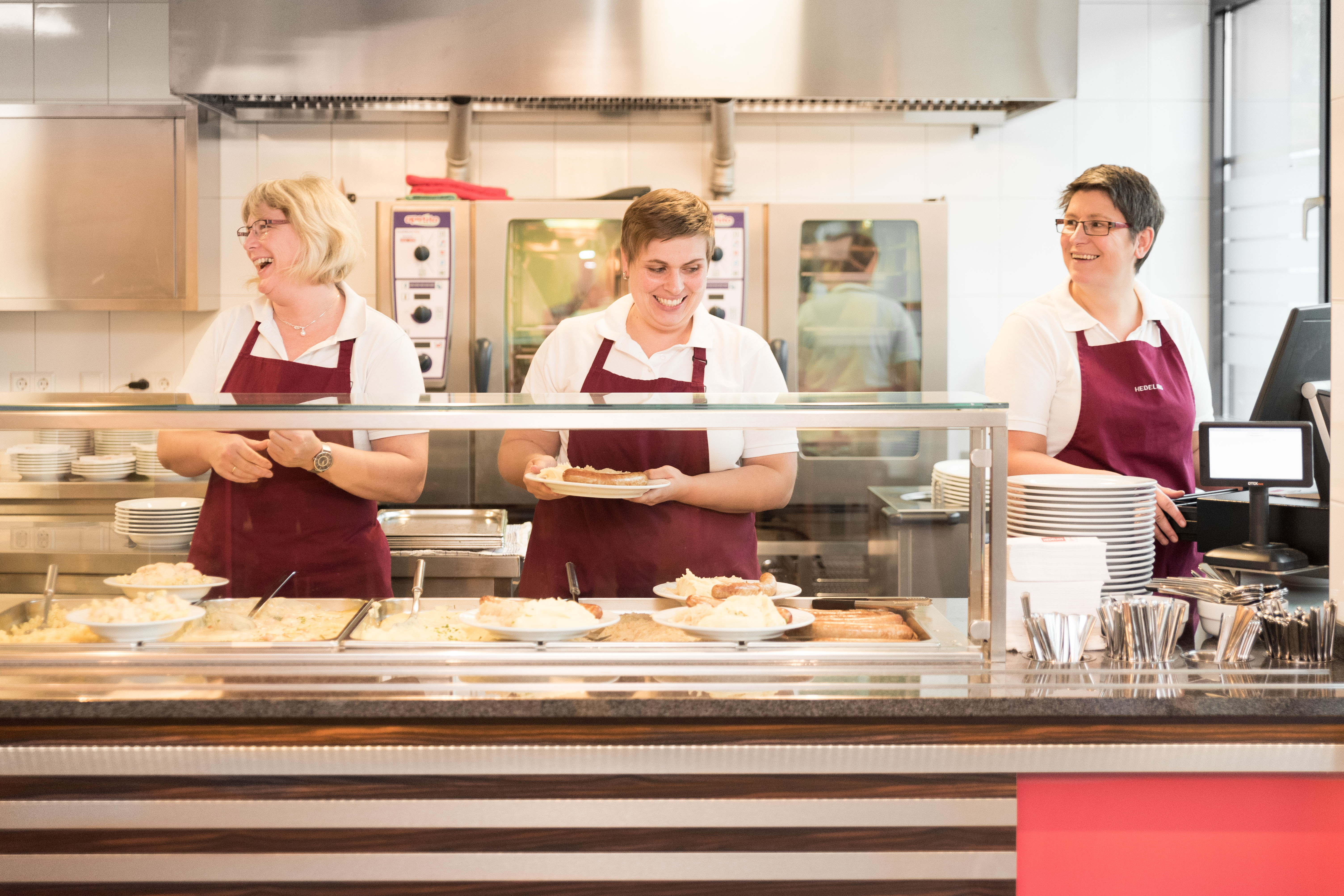 betriebsverpflegung-apetito-hedelius-kueche