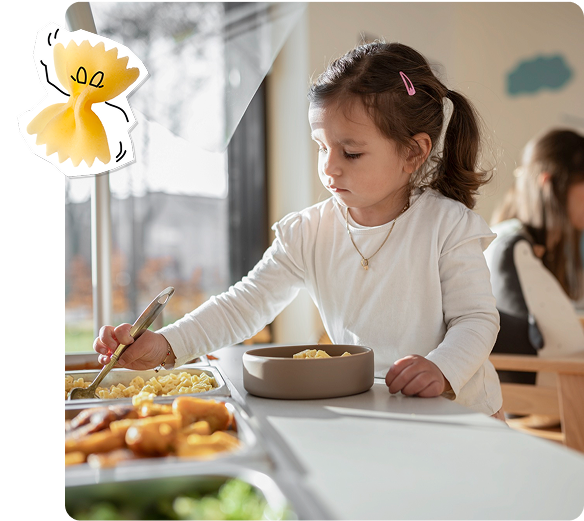 Kita-Kind nimmt sich Essen