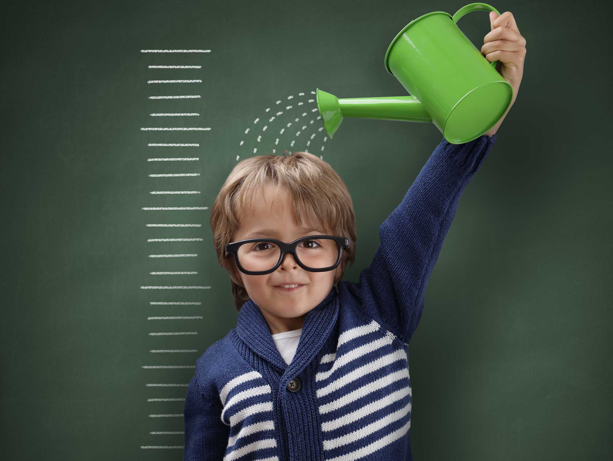 Schulverpflegung-Junge-Gießkanne