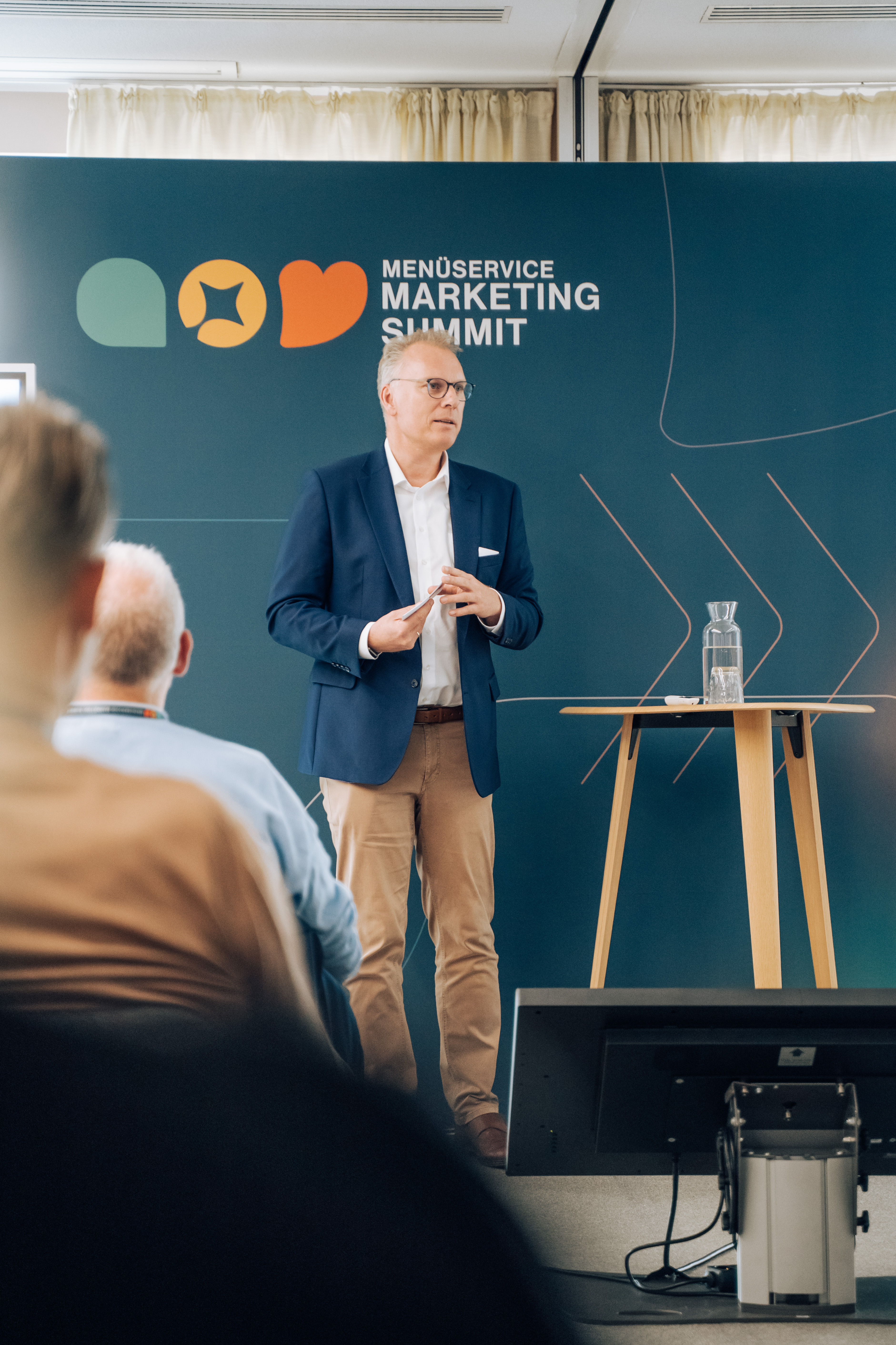 Menueservice-Marketing-Summit_Maik Quibeldey hält seine Keynote