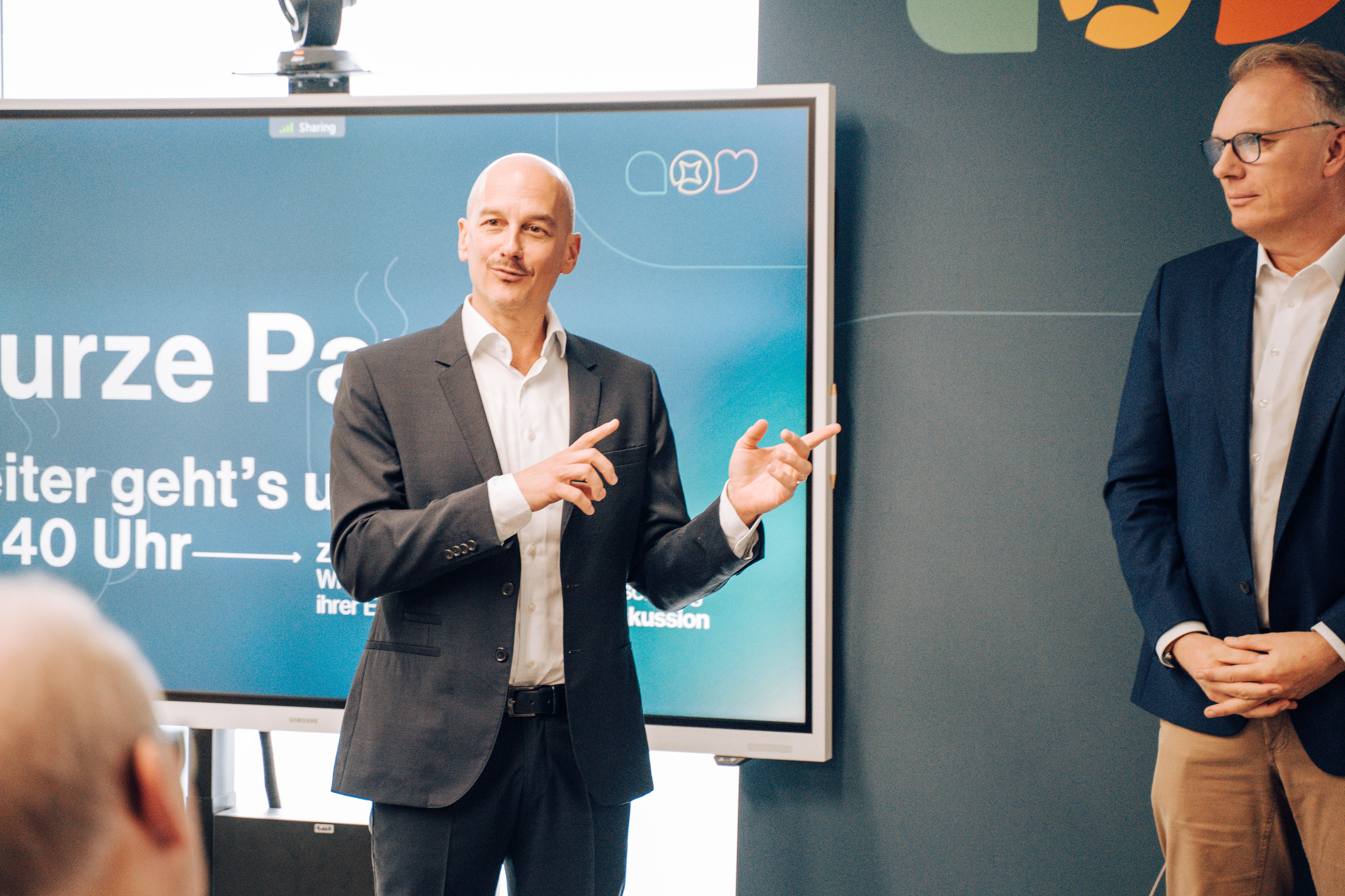 Menueservice-Marketing-Summit_Helmut Rieder und Maik Quibeldey im Austausch